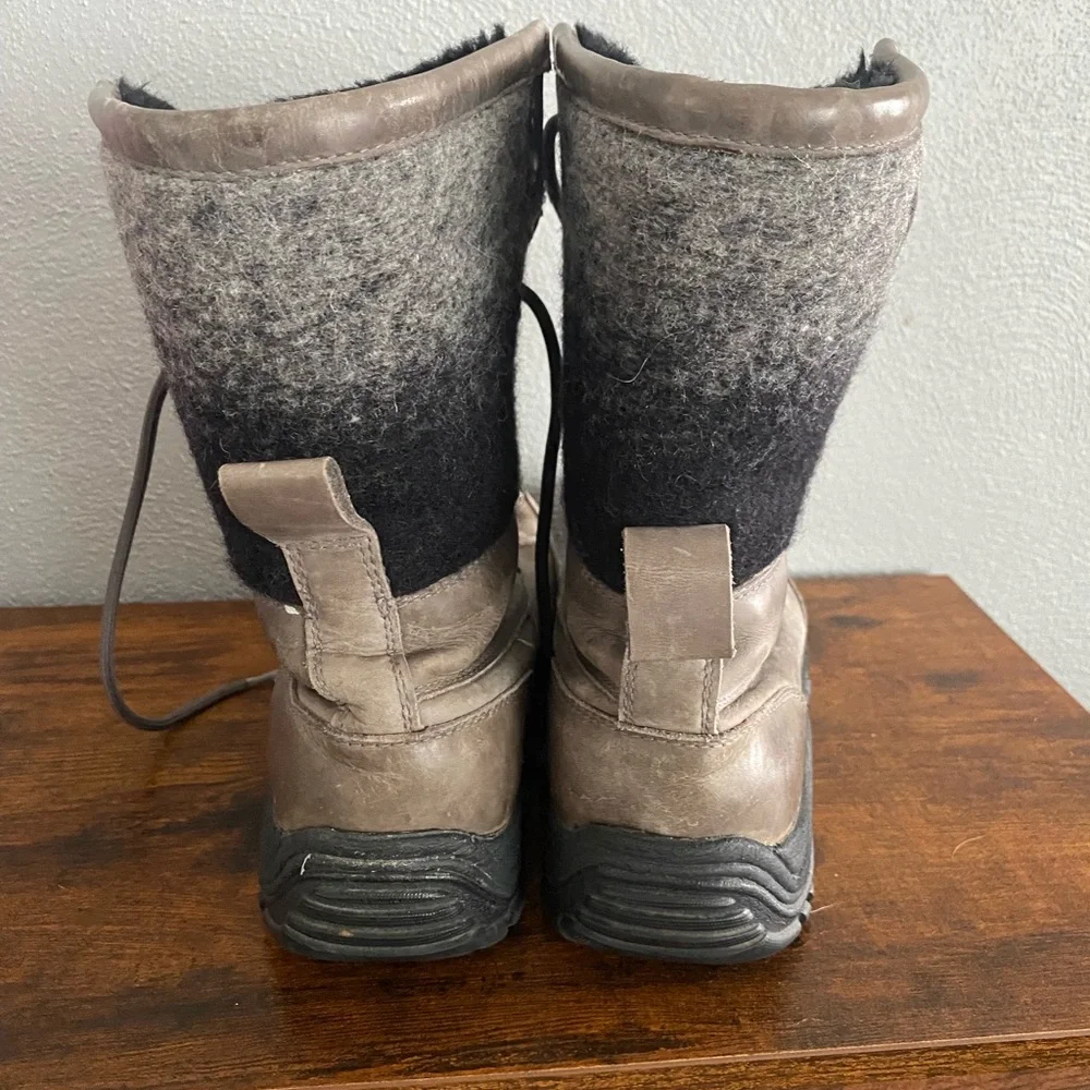 UGG Womens Adirondack Boots Size 9 Grey Taupe Waterproof Sheepskin Lined Warm